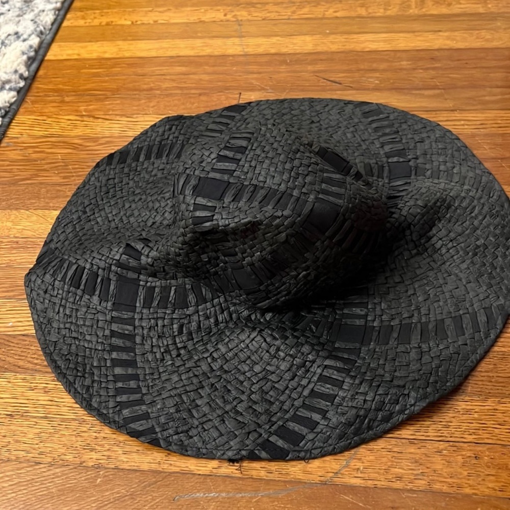 Floppy hat